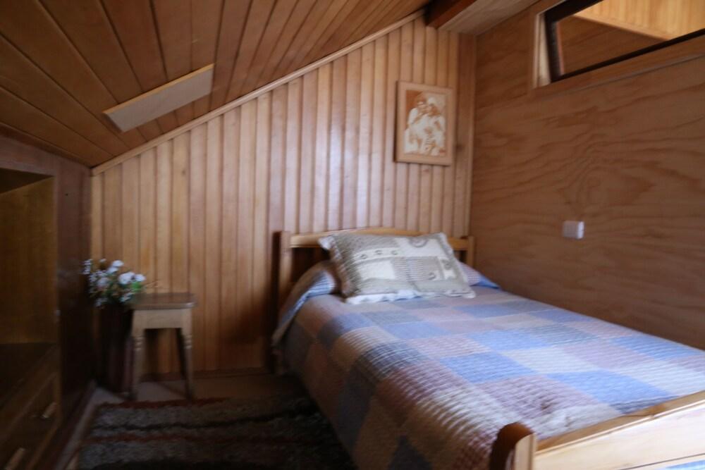 Casa Chilhue - Hostal Residencial カストロ エクステリア 写真